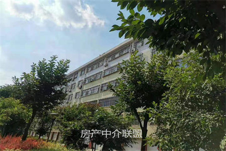 金源邸平米套四房，带车位带附房及家装家电